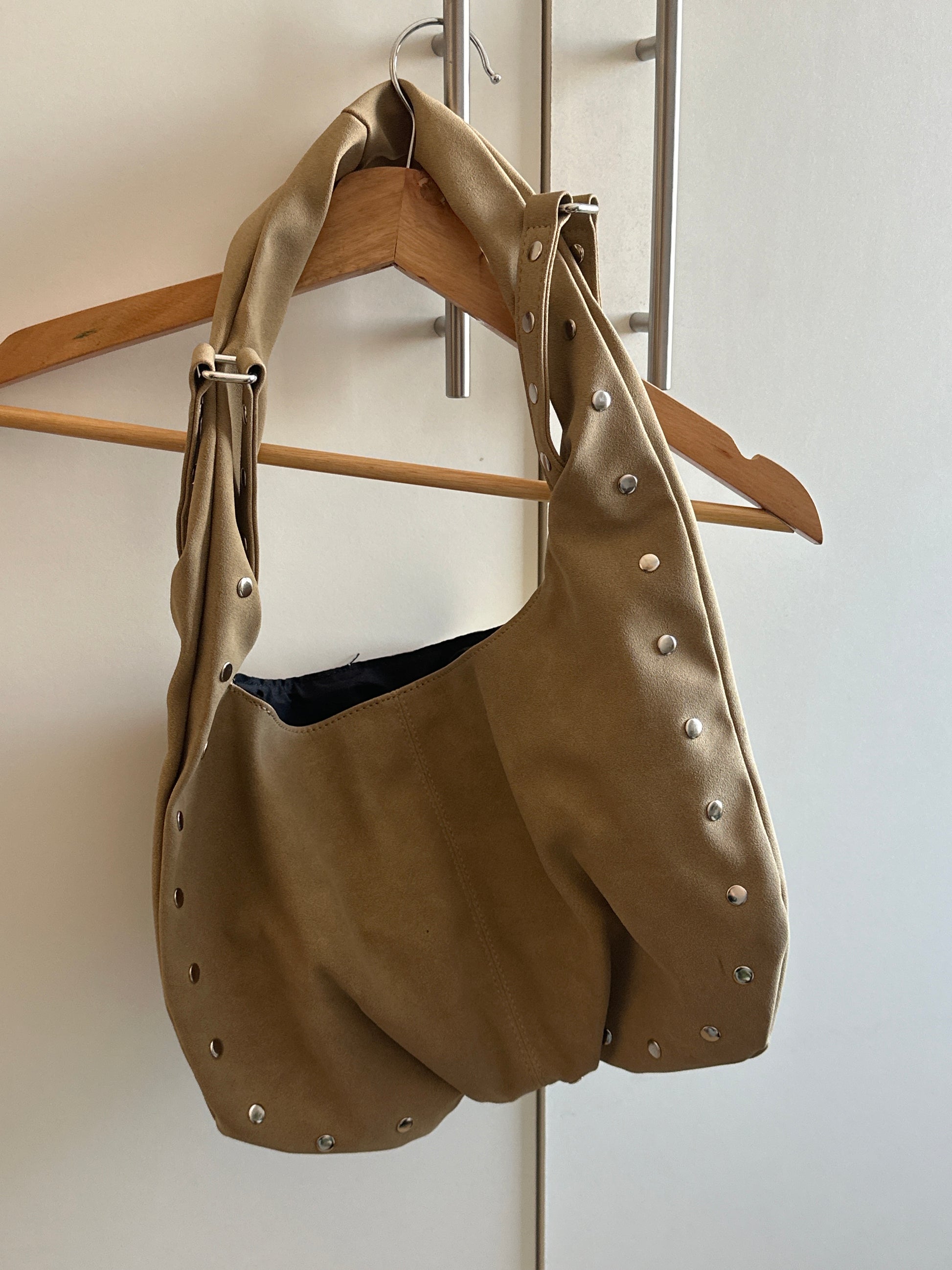 Bolso shein tachas beige