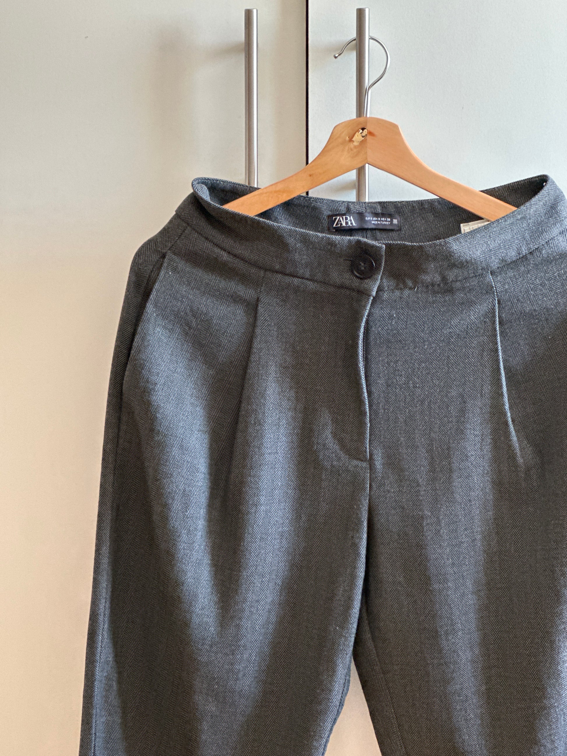 Pantalón Zara