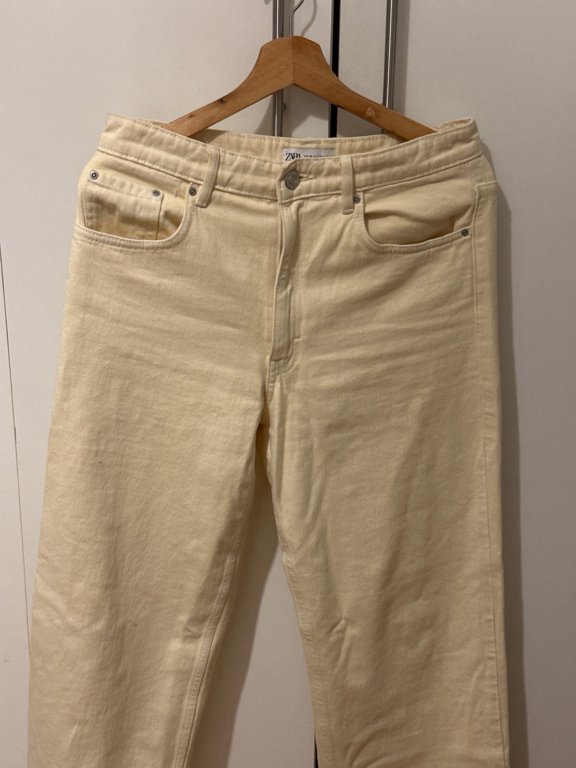 Pantalón Zara