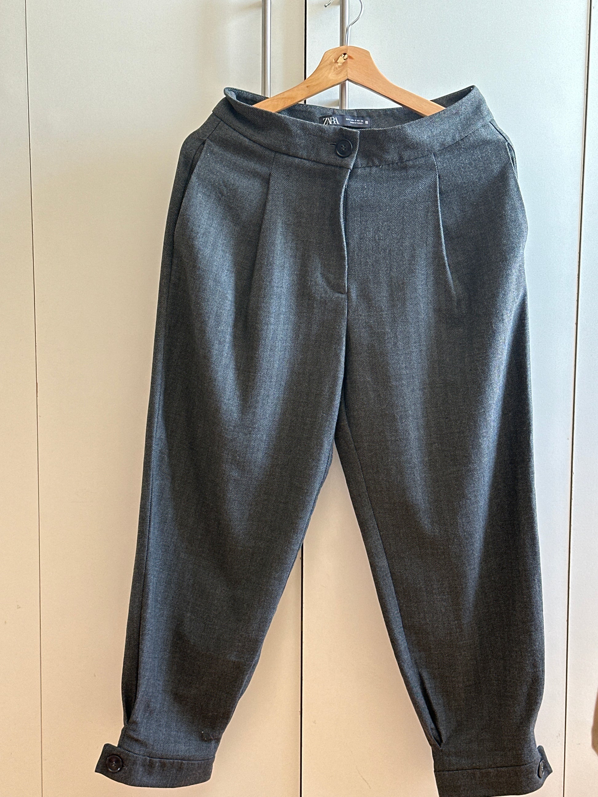 Pantalón Zara