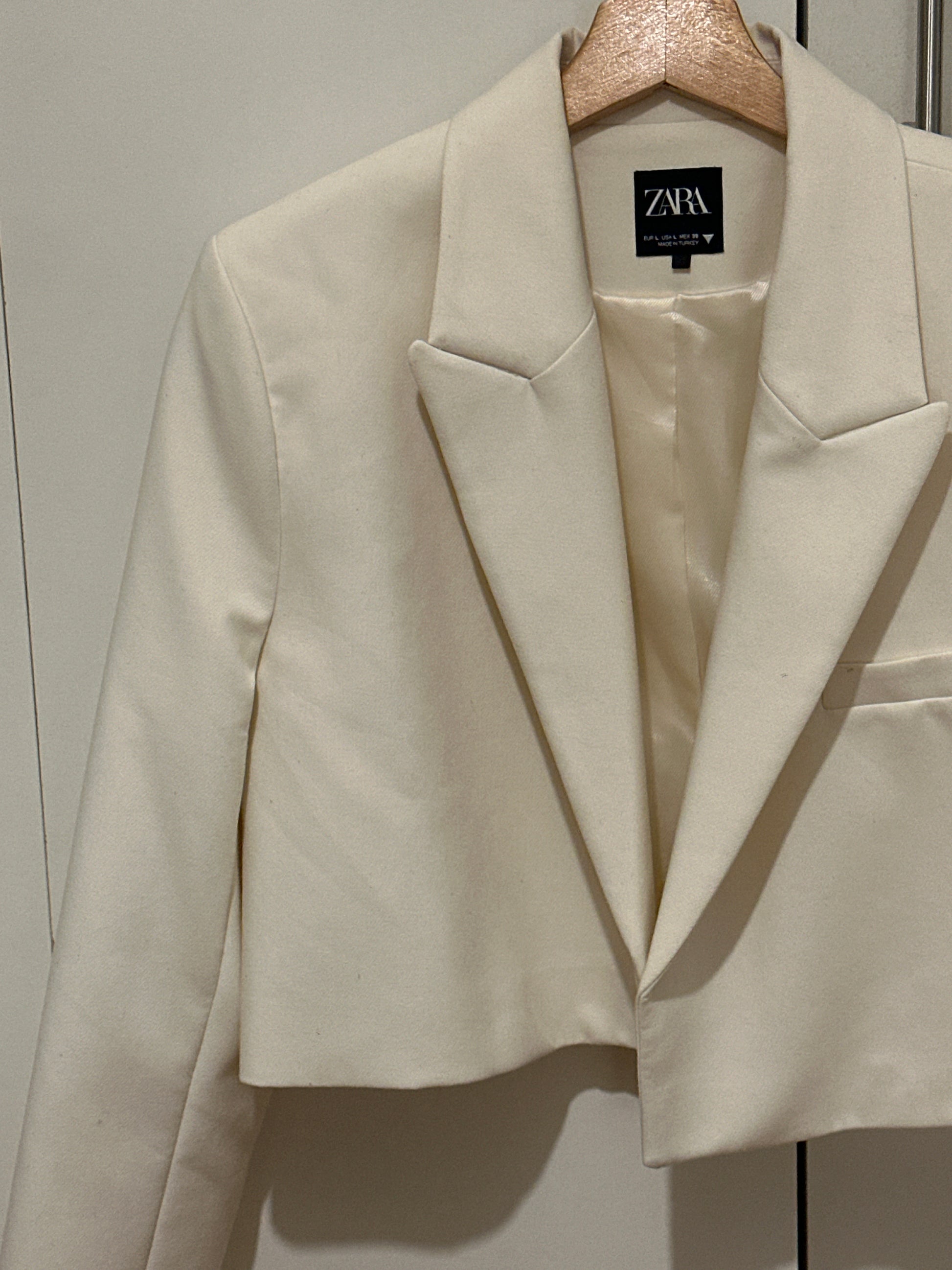 Blazer corto blanco zara talla L