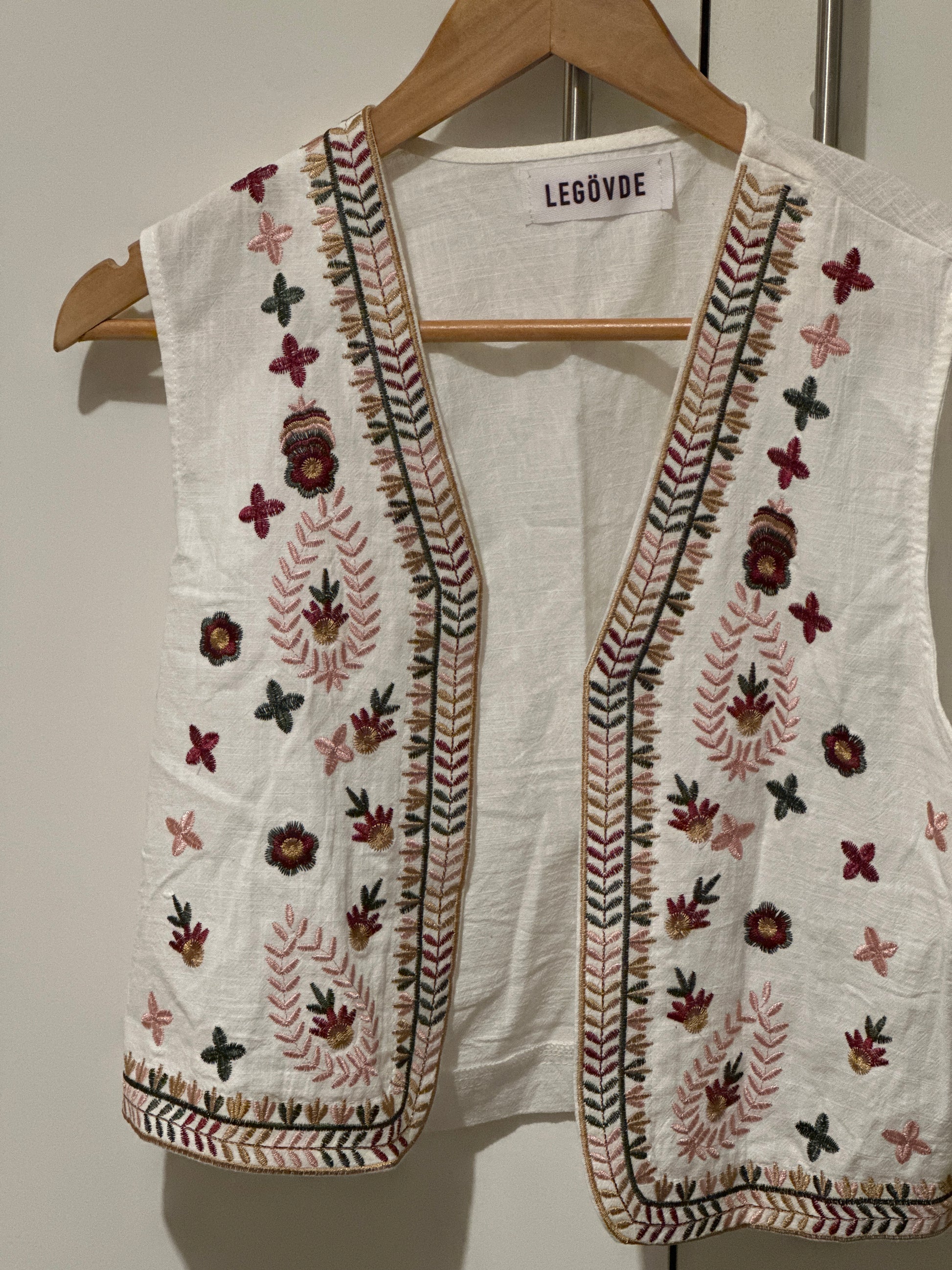Vest burdeo talla Única