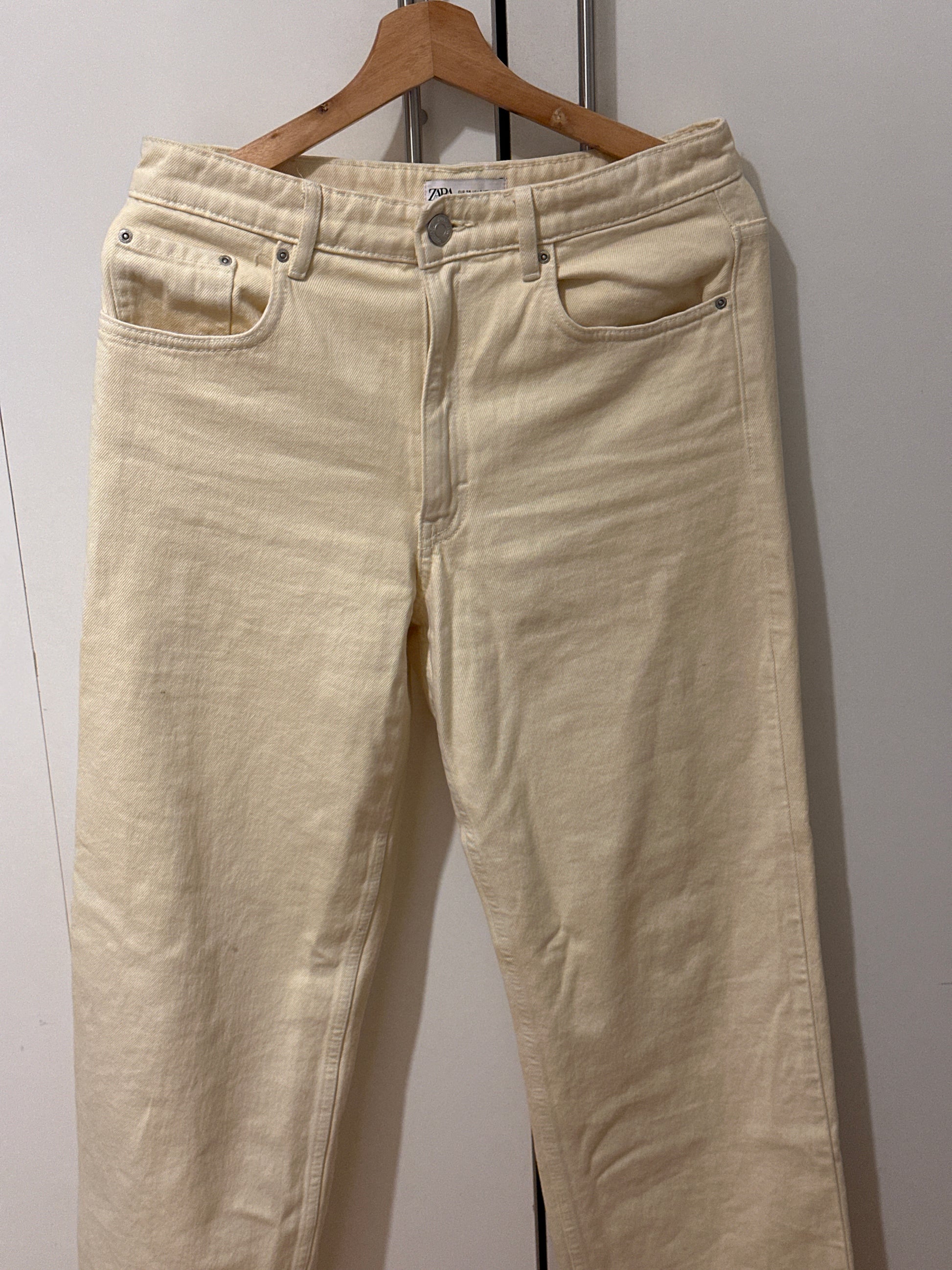 Pantalón Zara