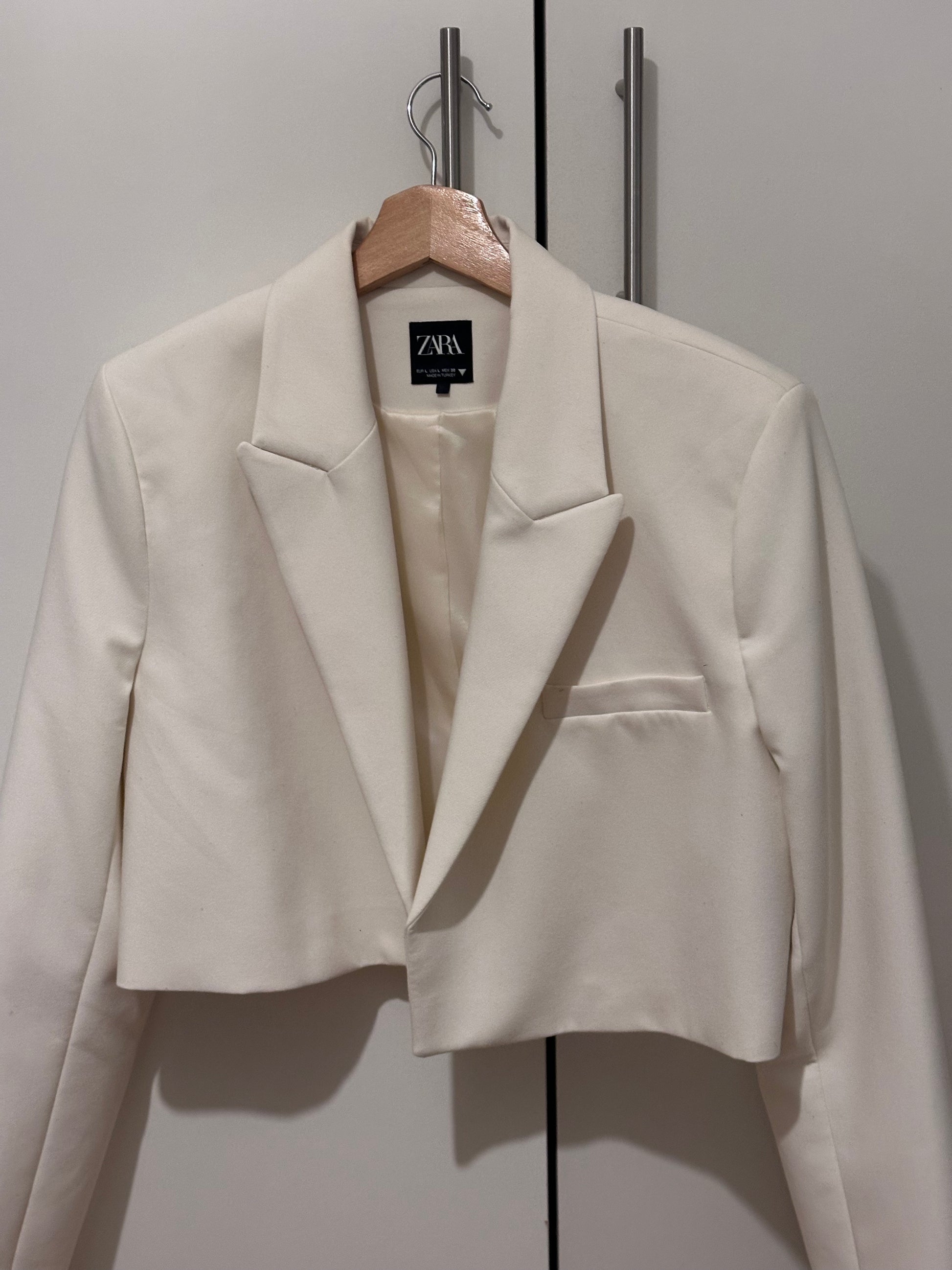Blazer corto blanco zara talla L